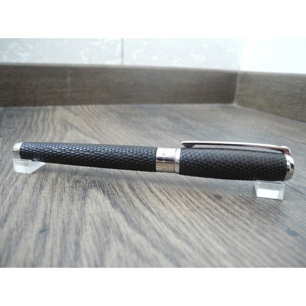 S.T.DUPONT ELYSEE LINE D 0001 PREMIUM LIZARD SKIN 18K GOLD EF FOUNTAIN PEN